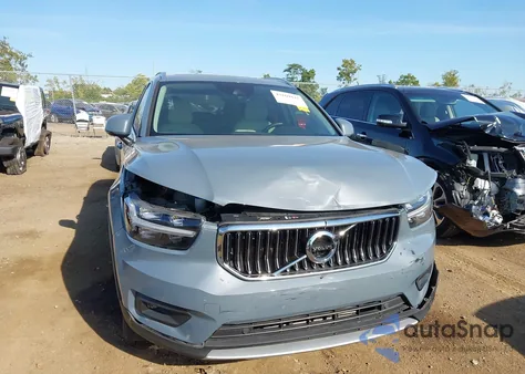 2020 Volvo Xc40 T5 Inscription z USA, uszkodzony, nr VIN YV4162UL9L2338022